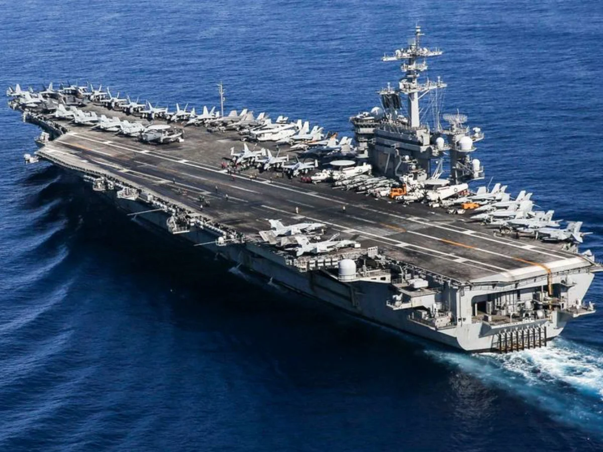 Balas Dendam Iran: Rudal Jelajah Menghantam USS Abraham Lincoln, Selat Hormuz Terkunci