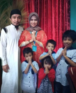 Gauahar Khan Rayakan Lebaran dengan 9 Momen Haru, Simbol Kedamaian dan Kebersamaan