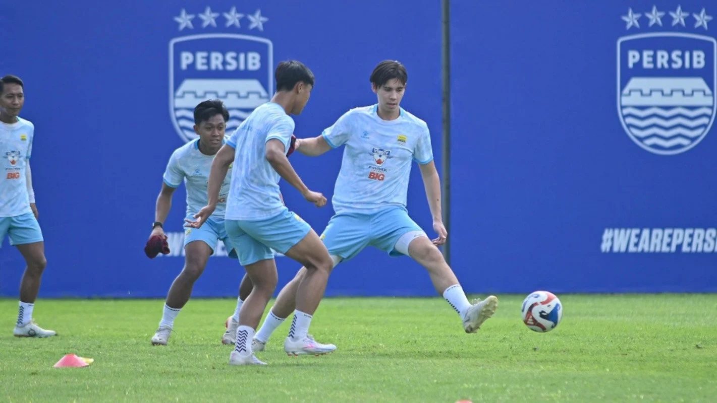 Latihan ‘Berat’ Persib Bikin Pemain ‘Tersiksa’, Dion Markx Klaim Siap Bawa Tim Kejar Gelar Juara