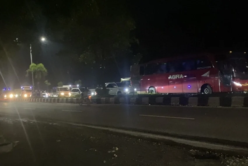 Macet 4 km di Pantura Indramayu! Arus Balik Lebaran Picu Kemacetan Parah
