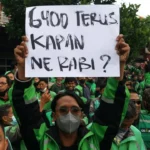 Aksi Ojol Luruskan Hati Bintang Persib Layvin Kurzawa, Media Malaysia Soroti Kegigihan Hanya demi Satu Kaus!