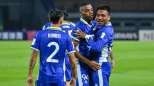 Bojan Hodak Larang Eksperimen: Persib Bandung Siap Tampil ‘Full Power’ di 7 Laga Penentu