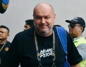 Bojan Hodak Ungkap Impian Persib Terbang Langsung dari Bandara Husein Bandung: Tantangan & Harapan