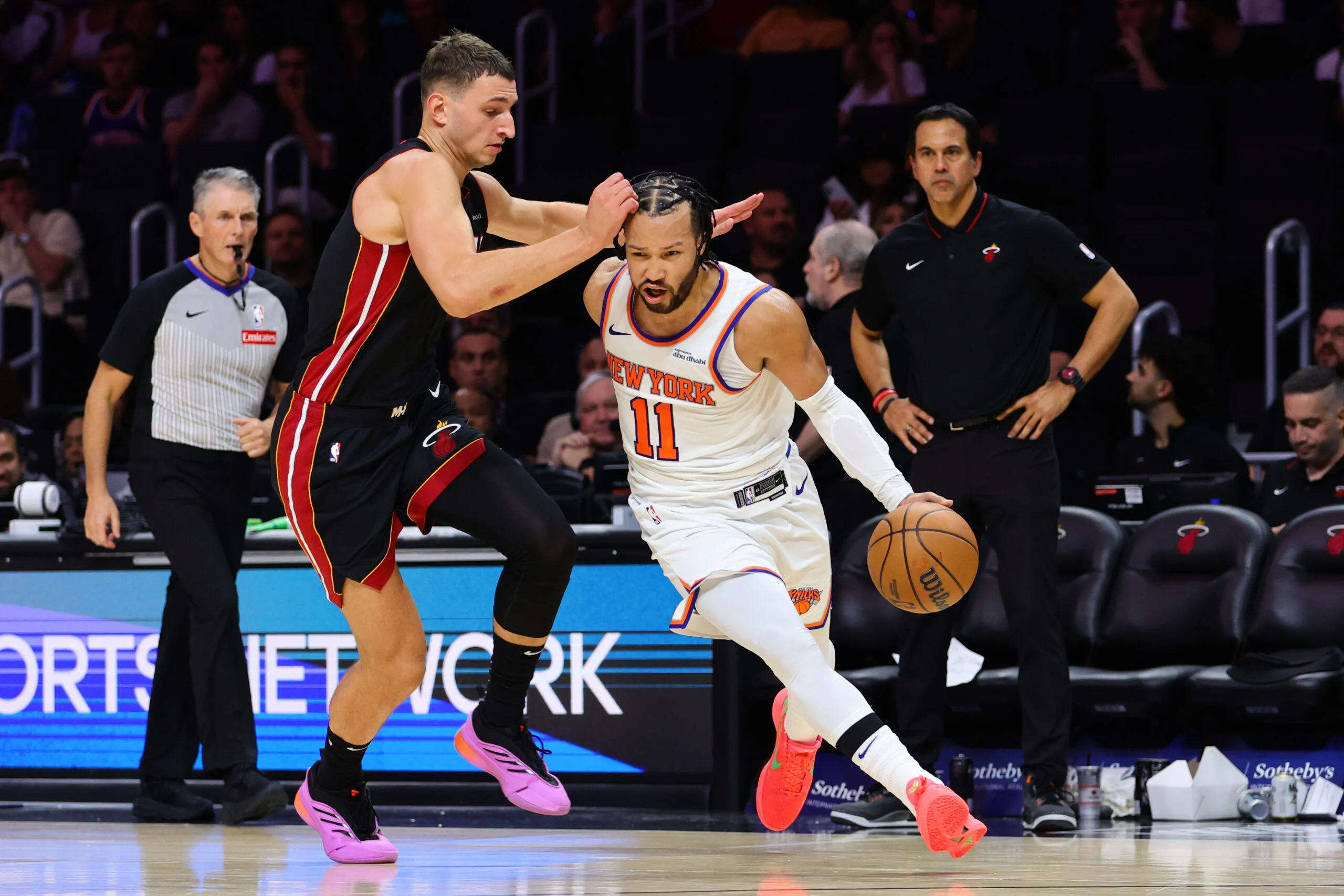CJ McCollum Guncang Knicks: Comeback Dramatis Hawks 107-106 Mengikat Seri