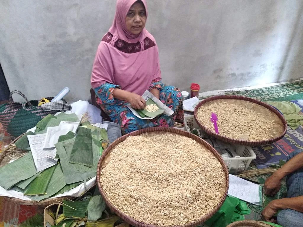 Dari Bungkus Tempe ke Baitullah: Tabungan 30 Tahun yang Mengubah Hidup Seorang Penjual Es Keliling