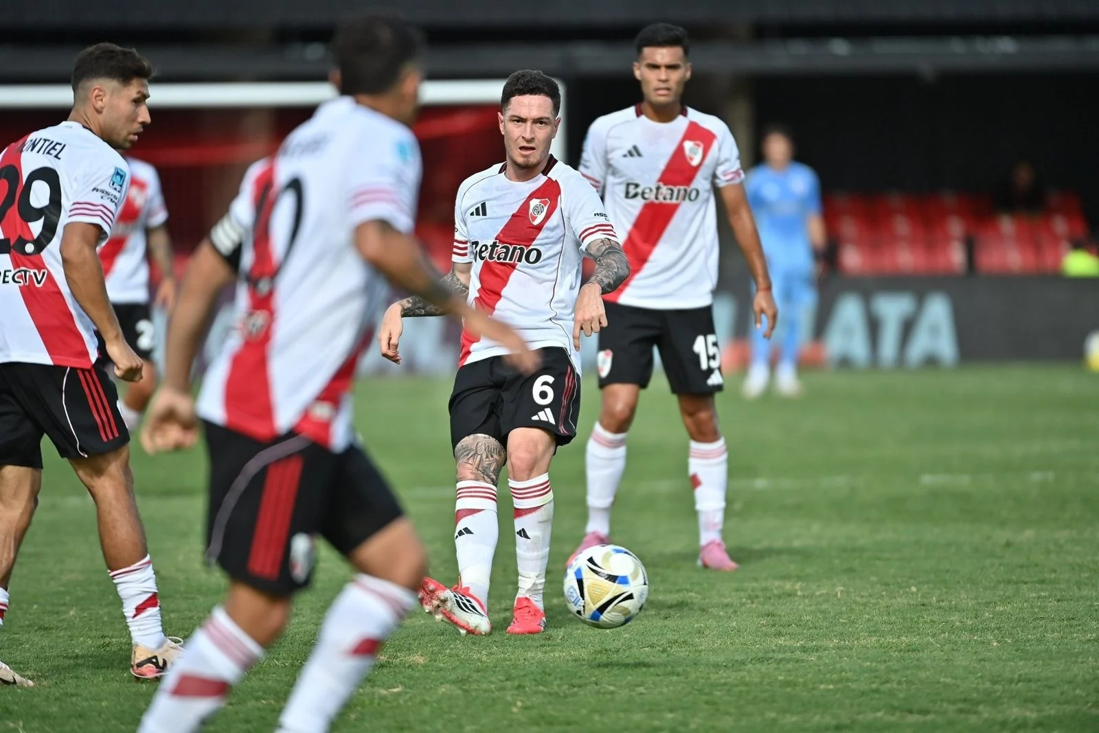Debut Internasional Barracas Central: Empat Menit Awal Hingga Red Card, Laga Sengit 0-0 Lawan Vasco da Gama