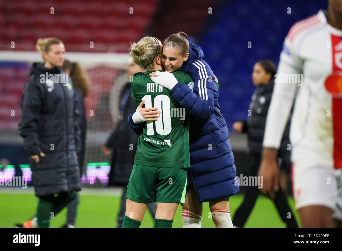 Drama di Paris: OL Lyonnes Hancurkan VfL Wolfsburg 4-0 dan Lolos ke Semifinal!