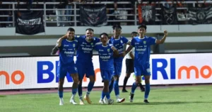 Drama Klasemen BRI Liga 1: Persib Bandung Memimpin, Empat Tim Terpuruk Tanpa Kemenangan