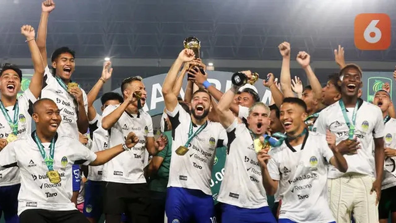 Drama Liga 2 Memuncak: PSIM Yogyakarta Raih Gelar Juara, Barito Pepet PSS Pimpin Klasemen, dan Kontroversi Final Semen Padang vs PSBS Biak