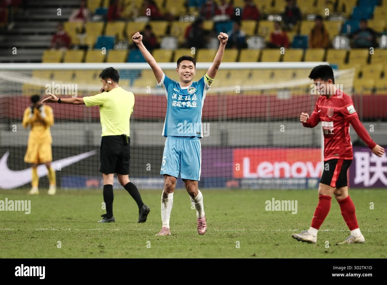 Drama Sepakbola China: Chengdu Rongcheng Beradu di Puncak Emosi