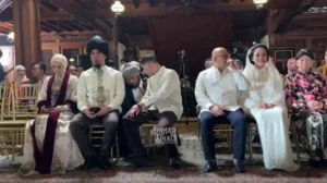 Drama Siraman El Rumi: Safeea Menangis, Ahmad Dhani Sindir Maia, Mulan Jameela Bungkam Ghibah