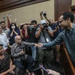 Dua Terdakwa Baju Hitam di Pengadilan Tipikor: Kasus Chromebook Mengguncang Dunia Pendidikan