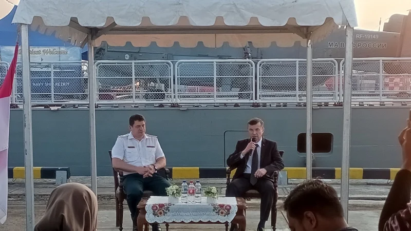 Dubes Rusia Tawarkan Kapal Selam Modern kepada TNI AL, Armada Rusia Berlabuh di Tanjung Priok