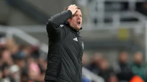 Eddie Howe di Persimpangan: Tekanan Penjualan Besar dan Nasibnya di Newcastle United