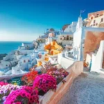 Eksklusif: 10 Foto Angel Karamoy Menikmati Keindahan Santorini yang Memukau