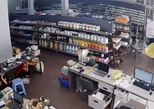 Gempa 7,6 SR Guncang Sulawesi Utara: BMKG Keluarkan Peringatan Tsunami, Ratusan Warga Siaga