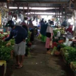 Harga Plastik Melonjak Drastis Akibat Ketegangan AS‑Iran: Dampak pada Konsumen dan Pedagang di Indonesia