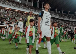 Jersey Run Jakarta Pecah, Persebaya dan Pangkentrunk Satukan Suporter: Rivalitas Lenyap, Persahabatan Tumbuh!