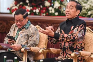 Jokowi Tertawa Dihadapkan pada Tuduhan Suap Rp50 Miliar ke Rismon: Logika Apa yang Dipertanyakan?
