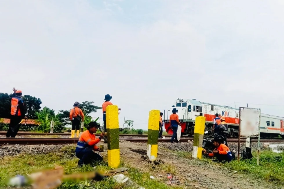 KAI Tekan Tutup Perlintasan Liar yang Dikuasai Ormas: Ancaman Keselamatan Tak Bisa Diabaikan!