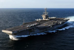 Kapal Induk USS George H.W. Bush Memilih Rute 1,5 Kali Lebih Panjang ke Teluk: Langkah Cerdas Menghindari Ancaman Houthi?