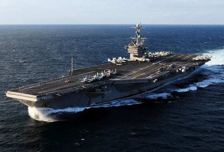 Kapal Induk USS George H.W. Bush Memilih Rute 1,5 Kali Lebih Panjang ke Teluk: Langkah Cerdas Menghindari Ancaman Houthi?