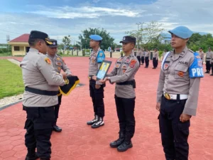 Kapolres Jembrana Lakukan PTDH atas Anggota Polri Berinisial GYK, Foto Diberi Tanda Silang