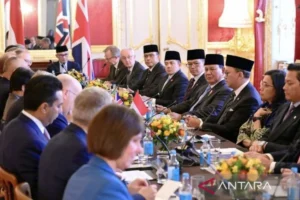 Ketegangan Politik: Direktur LIMA Tuding Adik Prabowo Perburuk Iklim Investasi, Sementara Presiden Prabowo Bergurau di Munas IPSI