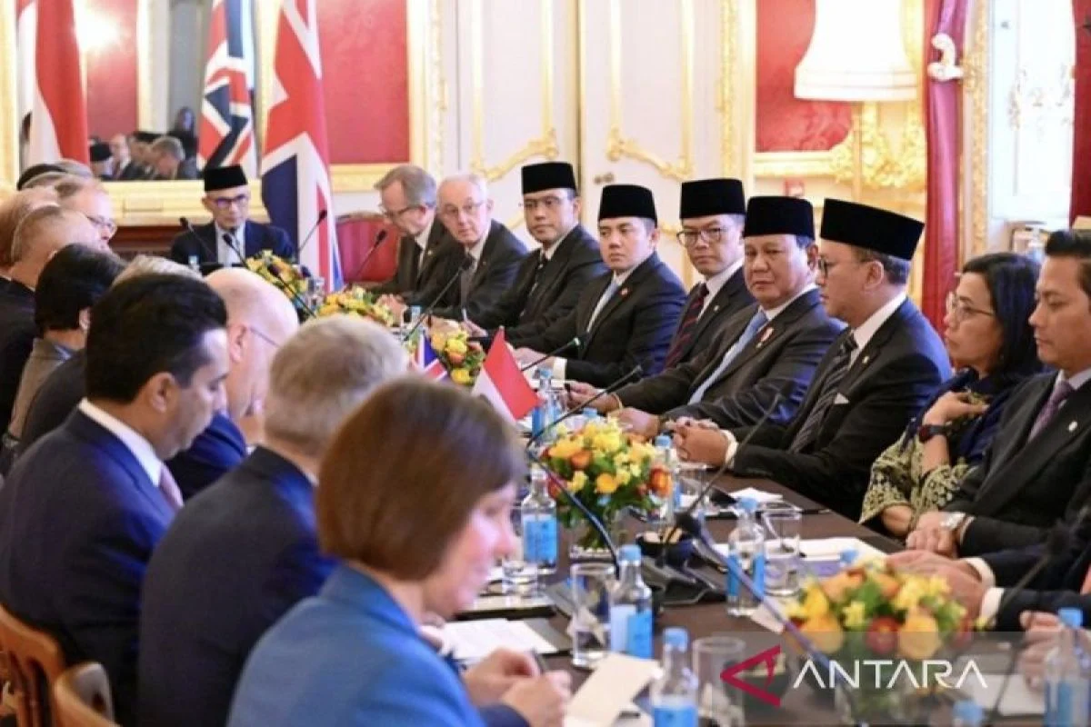 Ketegangan Politik: Direktur LIMA Tuding Adik Prabowo Perburuk Iklim Investasi, Sementara Presiden Prabowo Bergurau di Munas IPSI