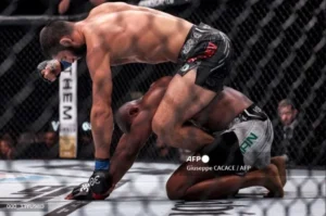 Khamzat Chimaev Jadi Buruan Jagoan UFC 327: Tendangan Mematikan Bikin Lawan TKO