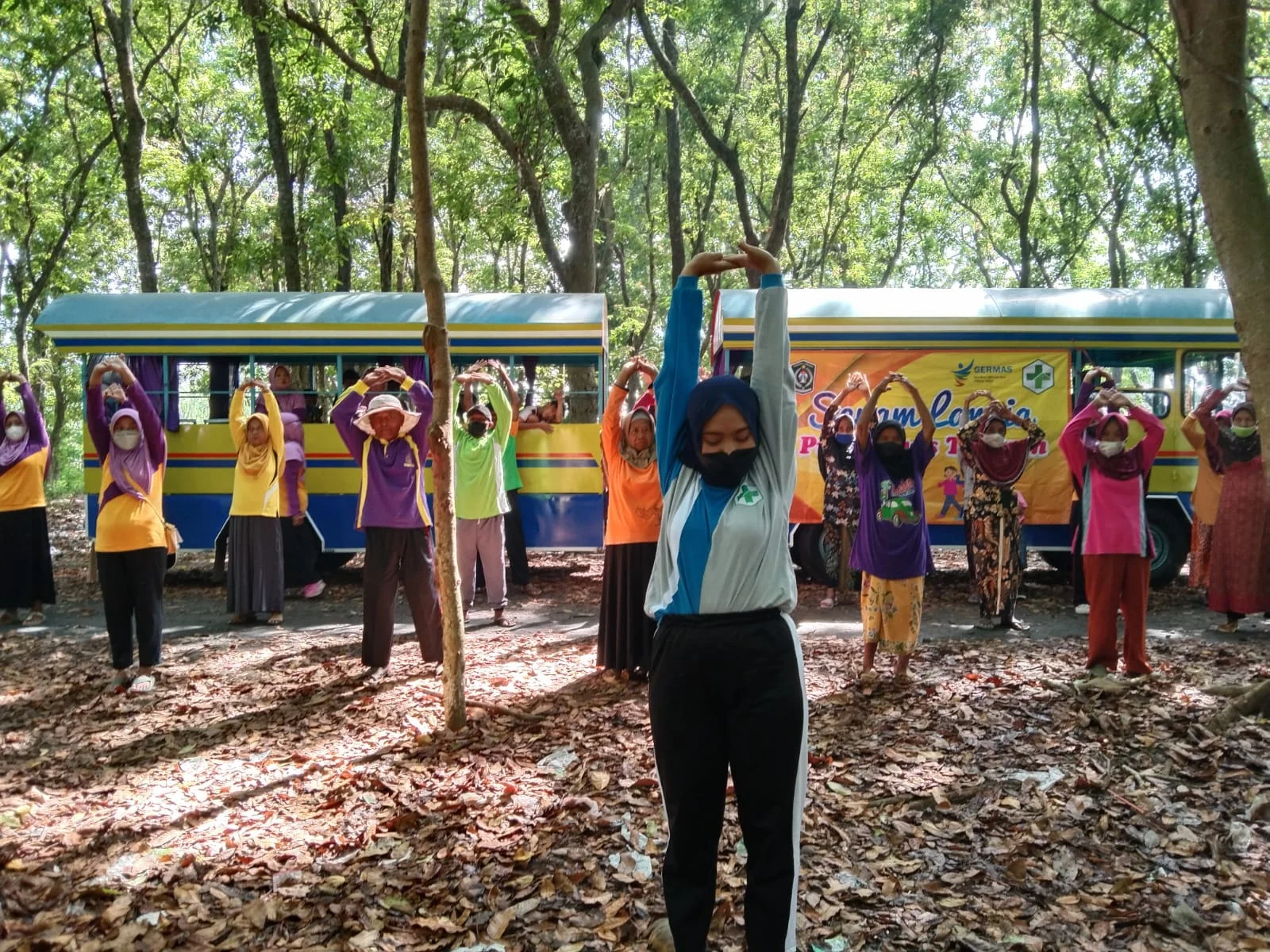 Lansia 70 Tahun Tempuh 17 Km di Kudus Bawa Jemuran, Tekadnya Menjual hingga Titik Akhir