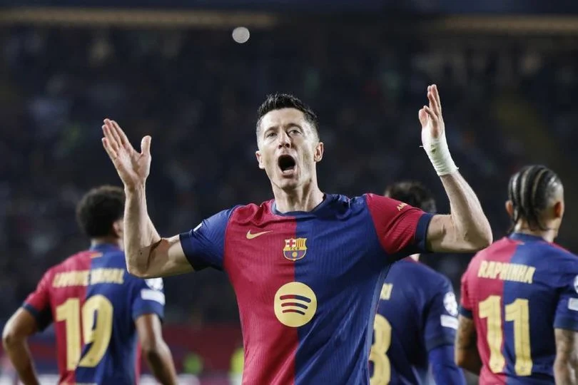 Lewandowski di Persimpangan: Impian Milan, Krisis Barcelona, dan Masa Depan Sang Penyerang Legendaris