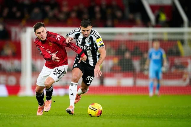 Man United Siapkan Pelepasan Manuel Ugarte, Juventus dan Newcastle Siap Bersaing