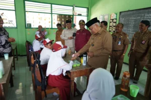 MBG Prasmanan Uji Coba di Malang: 1.600 Porsi Gratis, Siswa Antusias!