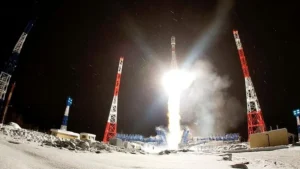 Melesat! Rusia Luncurkan Roket Soyuz-2.1b Bawa Wahana Militer, Tantangan Drone Ukraina Muncul