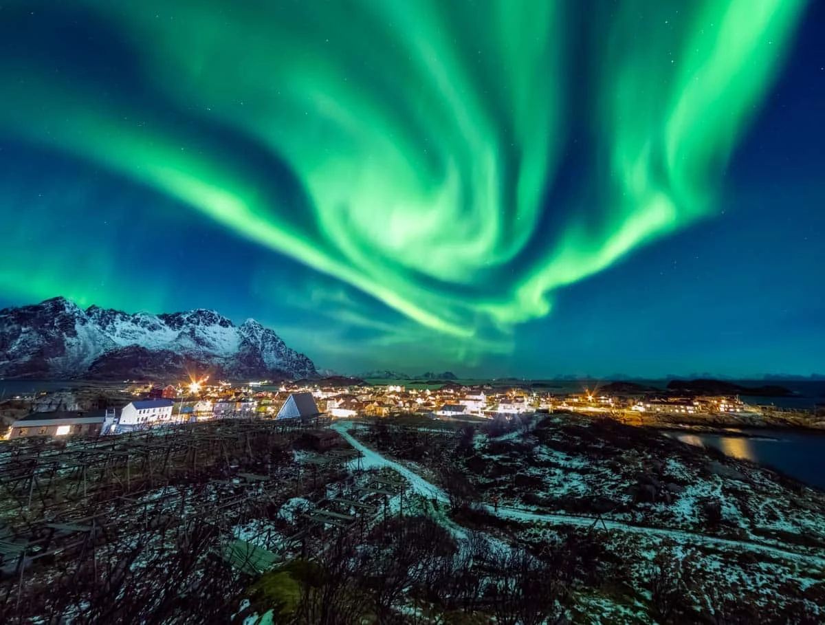 Misteri Aurora di Tromsø: Panduan Lengkap Liburan Musim Dingin yang Tak Terlupakan