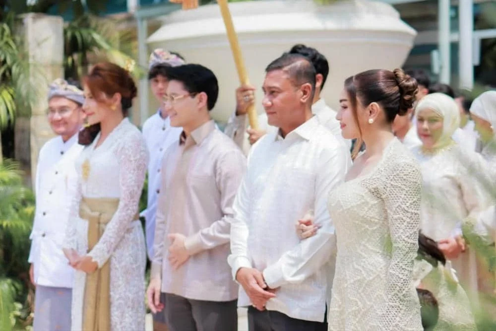 Momen Sakral di Hotel Raffles: Teuku Rassya Resmi Menikahi Cleantha Islan dengan Busana Adat Aceh yang Mempesona