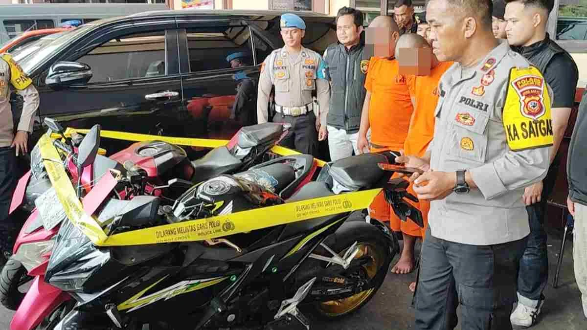 Nekat! Pria di Jember Coba Beli Motor Sport Pakai Uang Mainan, Nyaris Dikeroyok Warga