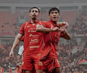 Persija Jakarta Terjepit Tekanan, Harus Raih Penebusan di Laga Penentu Melawan Persebaya
