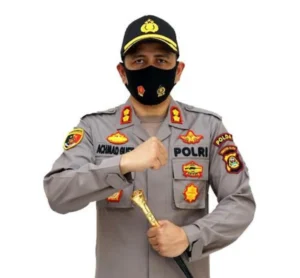 Pria Berjaket ‘Polisi’ Bikin Geger di Tangsel: Akui Kesalahan, Datangi Polsek, dan Dapat Teguran