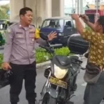 Pria di Maros Nekat Ancam Pengendara Pakai Sajak, Kejutan Menggemparkan Jalan Raya