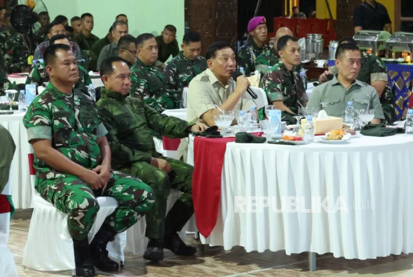 Rapat Elite TNI: Mantan Panglima dan Purnawirawan Berkumpul di Kemenhan, Strategi Pertahanan di Balik Layar