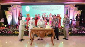 Rayakan Ulang Tahun ke-5 Putranya, Tengku Dewi Terharu Kenang Perjuangan Dapat Momongan Sambil Dapat Kejutan Ulang Tahun Titik Soeharto