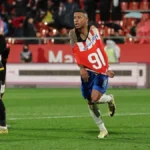 Rayo Vallecano Guncang Liga Konferensi: Menang Telak 3-0 atas AEK Athens, Akhomach Bersinar