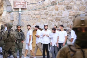 Ribuan Warga Panik! Israel Utara Diserang 130 Roket Hizbullah Saat Paskah