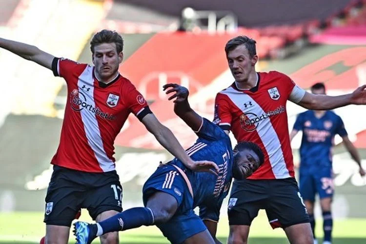 Ross Stewart Bikin Kejutan Besar: Southampton Tumbangkan Arsenal di Piala FA!