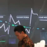 Rupiah Terpuruk di Bawah Bayang Sentimen Geopolitik: Proyeksi dan Dampaknya pada IHSG Senin (20/4)