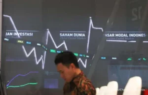 Rupiah Terpuruk di Bawah Bayang Sentimen Geopolitik: Proyeksi dan Dampaknya pada IHSG Senin (20/4)
