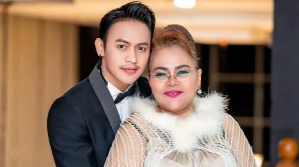 Sehari Setelah Menikah, Lindi Fitriyana Mengumumkan Kehamilan Besar Bersama Virgoun – Eva Manurung Tegaskan: "Toh Sudah Resmi"
