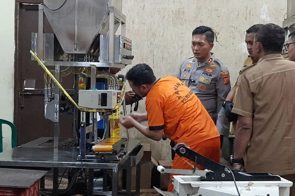 Skandal Minyakita: Pabrik Ilegal di Sidoarjo Dikurangi Isi 300 ml, Untung Rp 234 juta per Produksi!